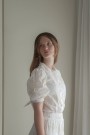 SECRETS BY B Giselle Bluse – Hvit med broderi thumbnail