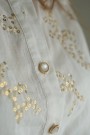SECRETS BY B Giselle Bluse – Hvit med broderi thumbnail