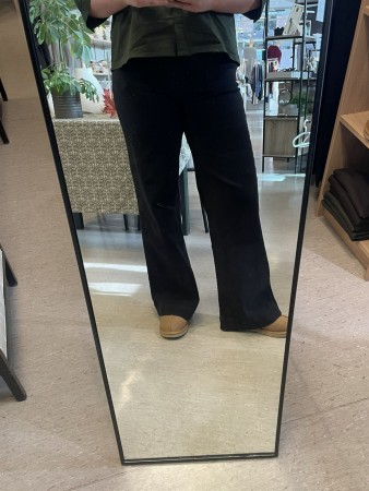MASSIMO Svart jeans med vide ben